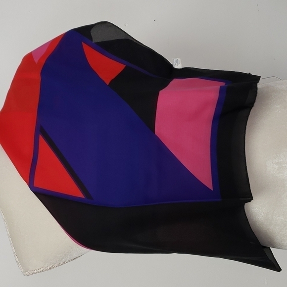 COLOR Block Scarf 26.5"x27 Red Black Pink Royal Blue Italy Polyester Like New! - Picture 4 of 9